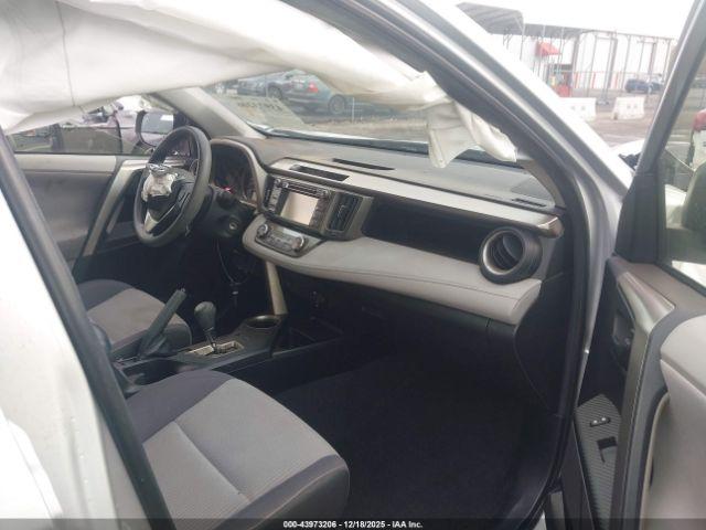 Toyota RAV4 Xle Image 6