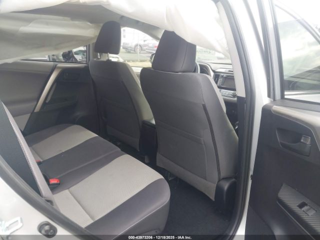 Toyota RAV4 Xle Image 7