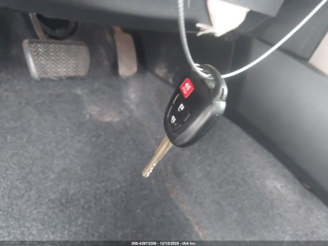 Toyota RAV4 Xle Image 10