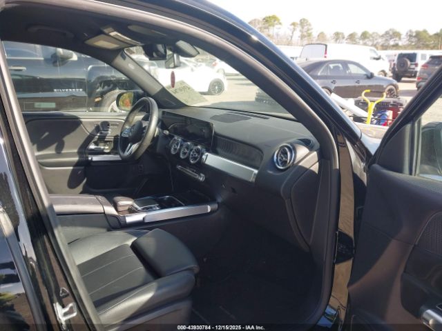 Mercedes-Benz GLB Image 5