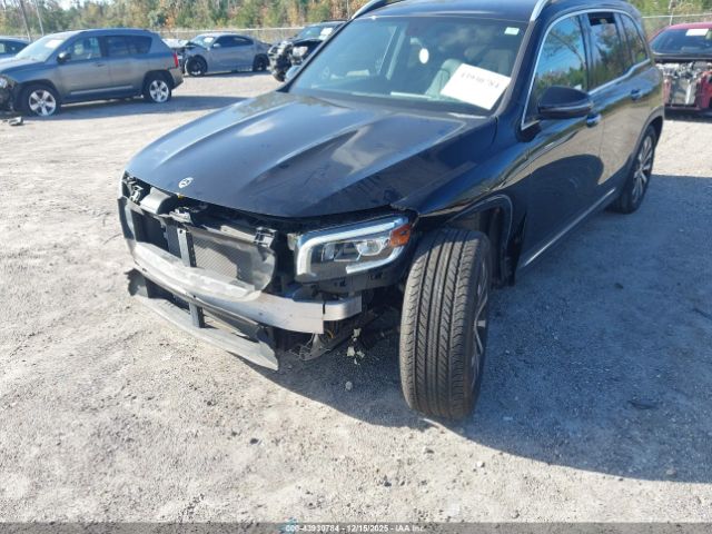 Mercedes-Benz GLB Image 11