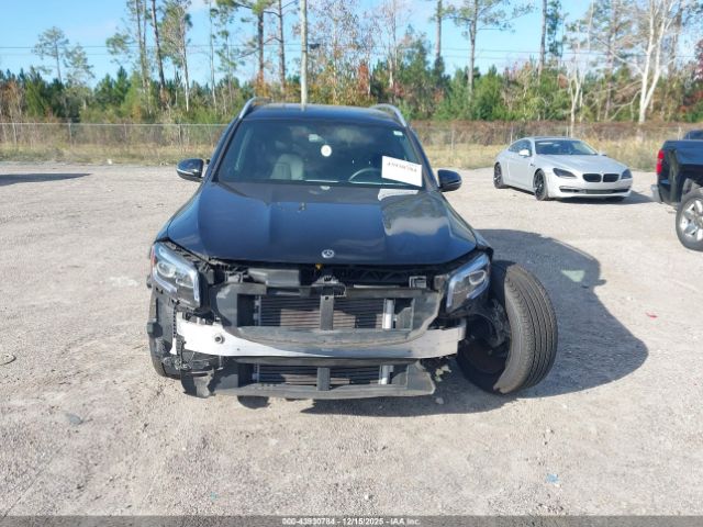 Mercedes-Benz GLB Image 9