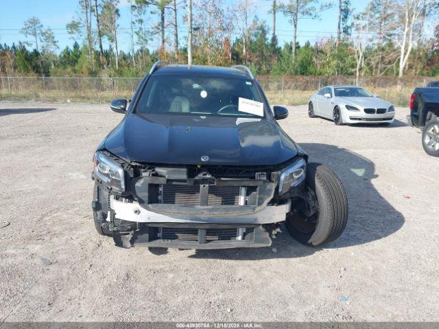 Mercedes-Benz GLB Image 9