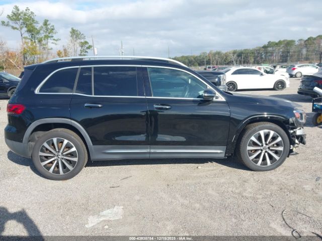 Mercedes-Benz GLB Image 12