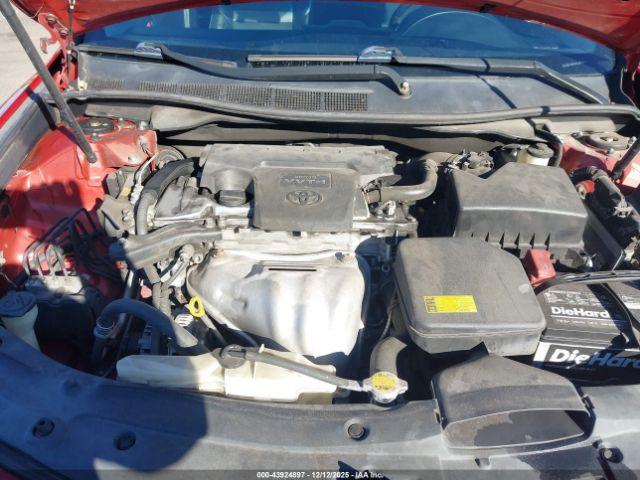 Toyota Camry Se Image 10