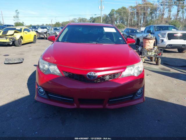 Toyota Camry Se Image 9