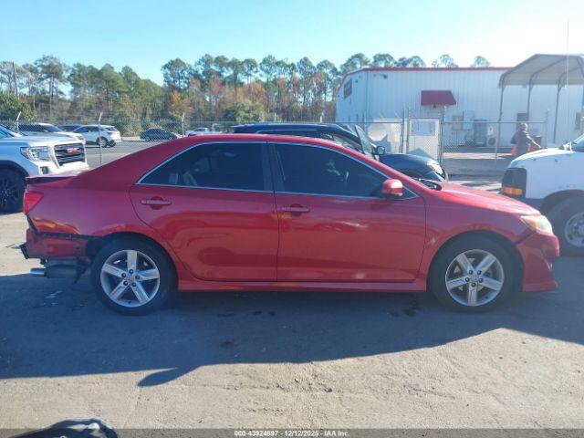 Toyota Camry Se Image 13