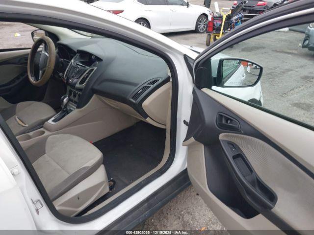 Ford Focus Se Image 6