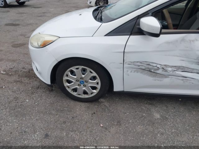 Ford Focus Se Image 8