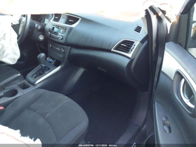 Nissan Sentra S Image 5