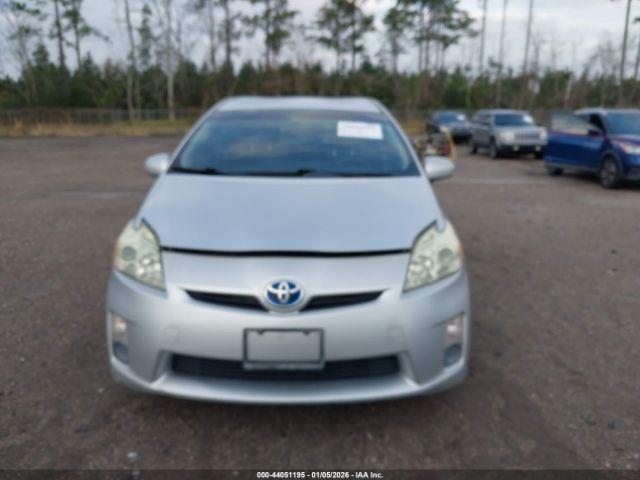 Toyota Prius Two Image 2