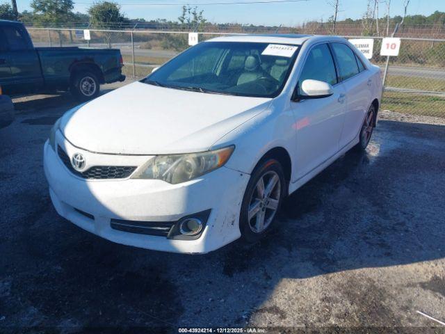 Toyota Camry Se Image 3