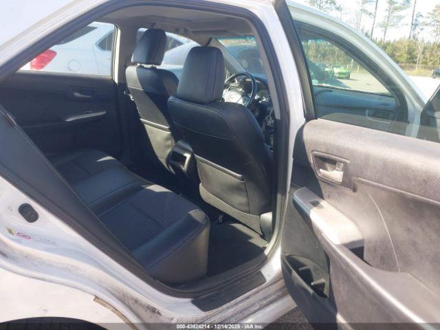 Toyota Camry Se Image 9