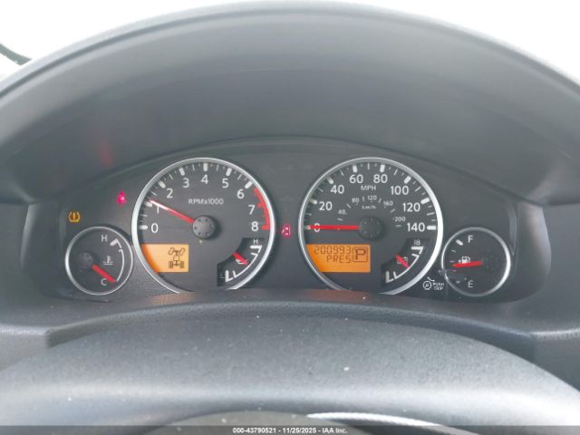 Nissan Pathfinder Sv Image 2