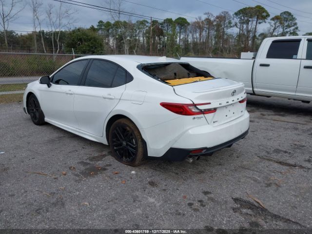 Toyota Camry Se Image 9