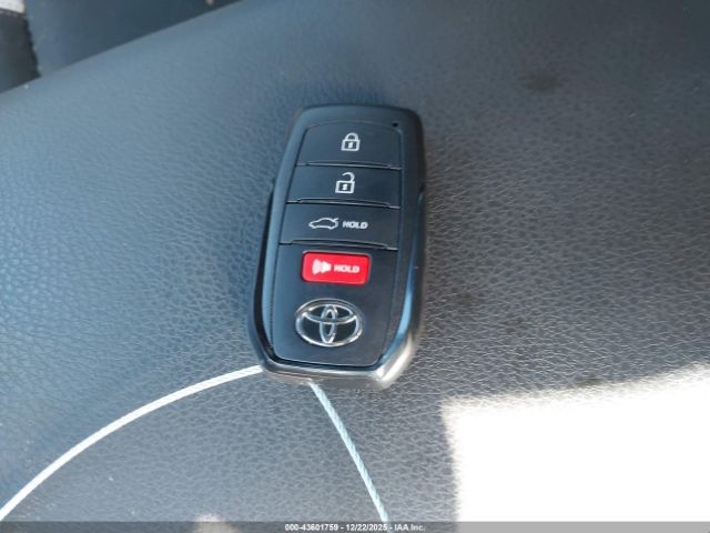 Toyota Camry Se Image 16