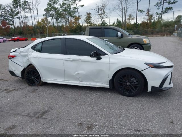 Toyota Camry Se Image 13