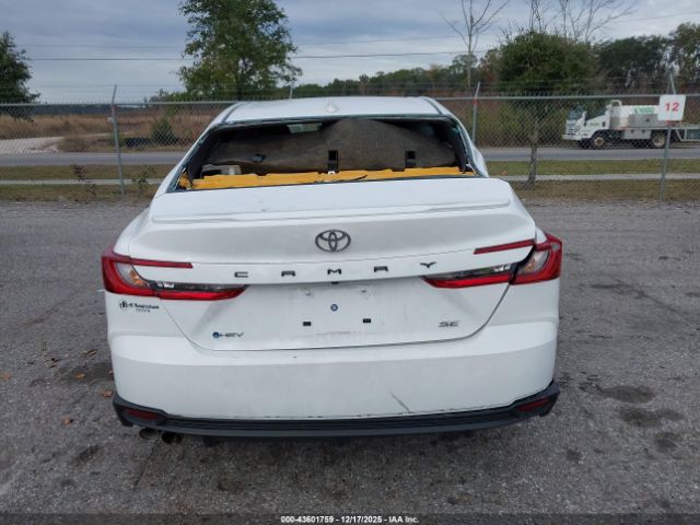 Toyota Camry Se Image 2