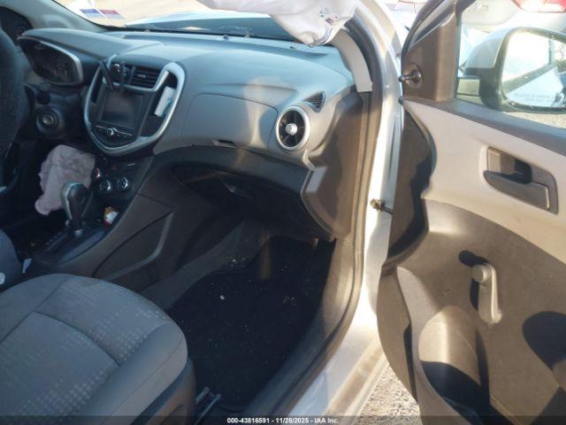 Chevrolet Sonic Ls Auto Image 11