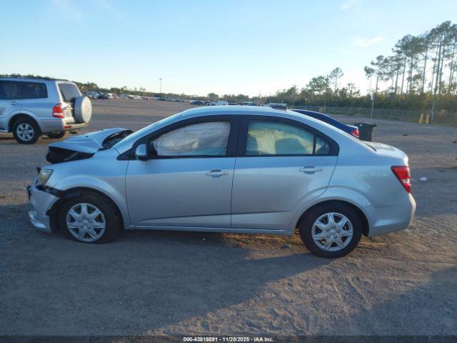 Chevrolet Sonic Ls Auto Image 2