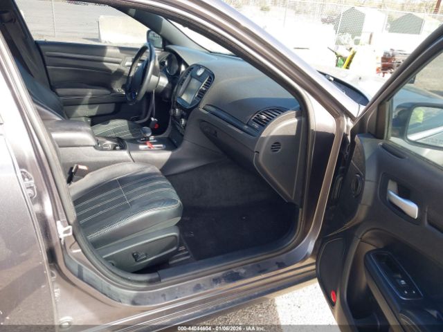 Chrysler 300 300s Image 12