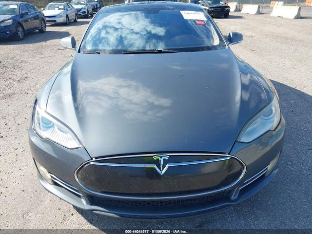 Tesla Model S Image 6