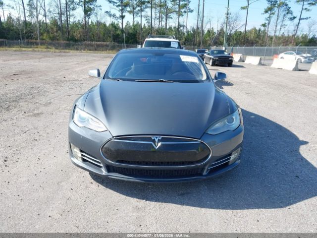 Tesla Model S Image 11