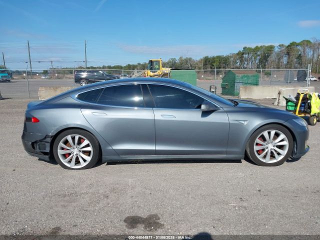 Tesla Model S Image 12