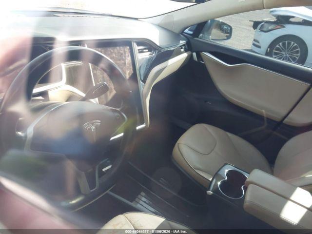 Tesla Model S Image 13