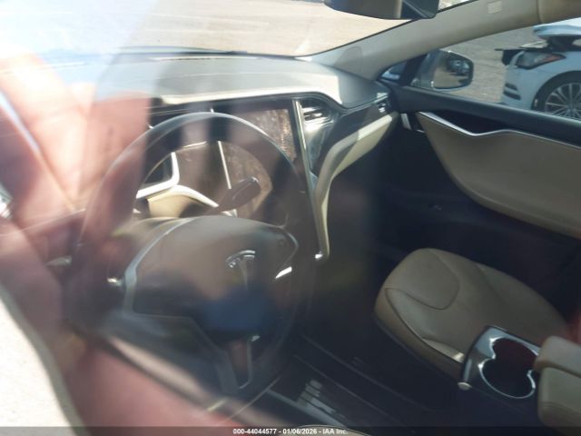 Tesla Model S Image 15