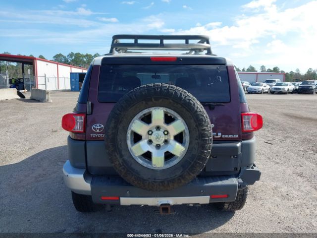 Toyota FJ Cruiser Image 9