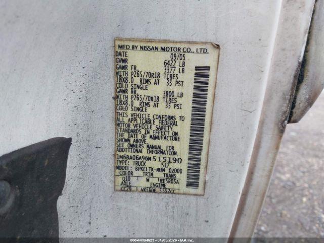 Nissan Titan Se Image 7