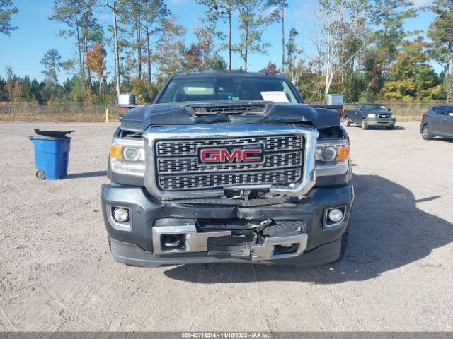 General Motors Sierra 3500HD Denali Image 13