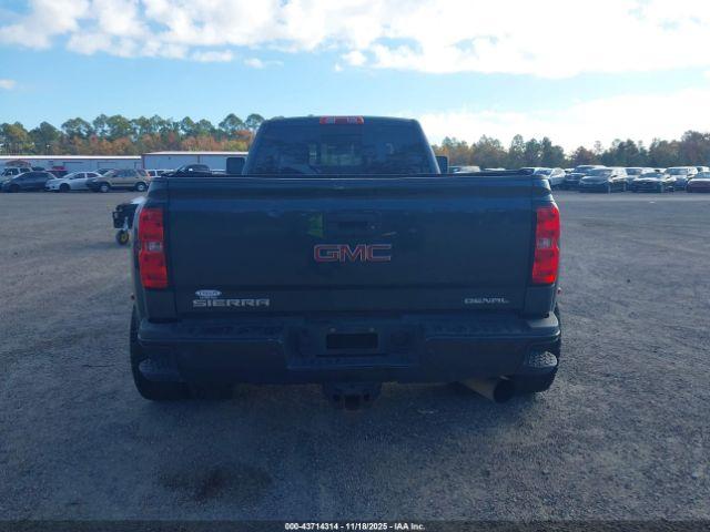 General Motors Sierra 3500HD Denali Image 14