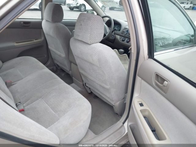 Toyota Camry Le V6 Image 7