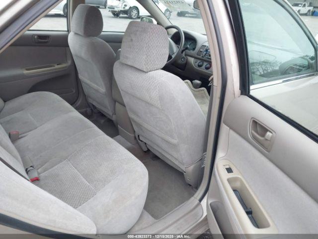 Toyota Camry Le V6 Image 7