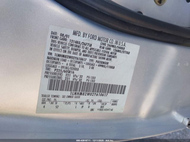 Lincoln Towncar Signature Image 10