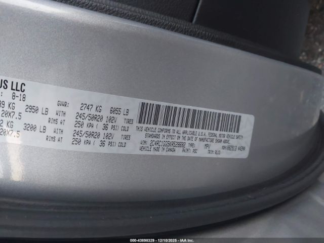 Chrysler Pacifica Limited Image 9