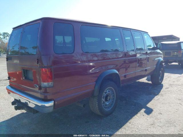 Ford E-350 Image 7