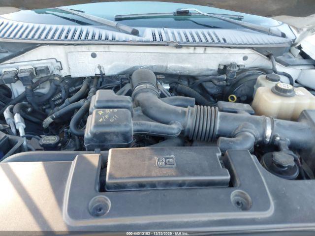 Ford Expedition Xlt Image 10