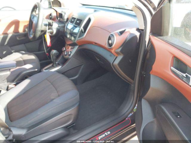 Chevrolet Sonic Lt Auto Image 8