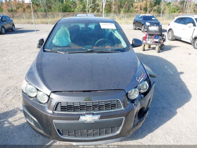 Chevrolet Sonic Lt Auto Image 12