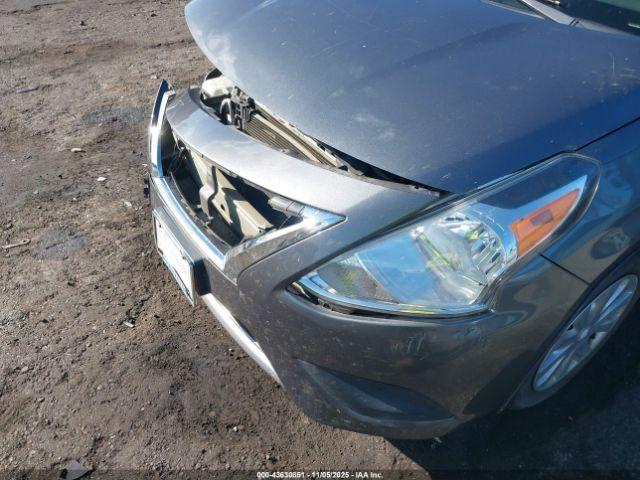 Nissan Versa 1.6 S+ Image 14