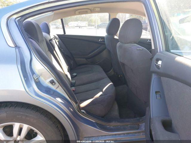 Nissan Altima 2.5 S Image 2