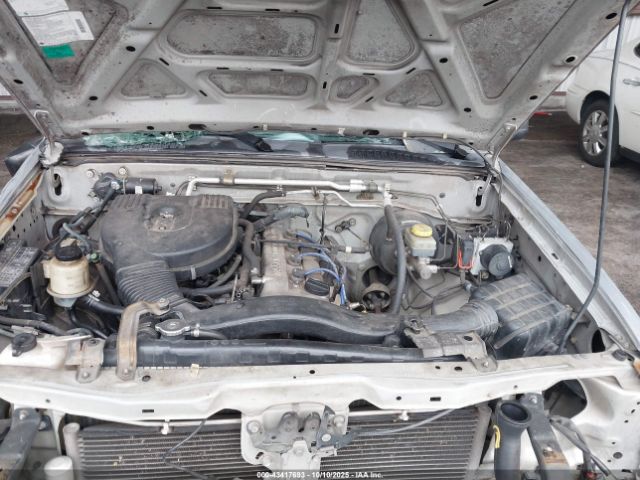 Nissan Frontier Xe Image 9