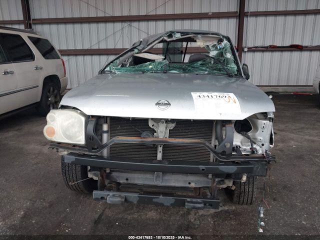 Nissan Frontier Xe Image 12