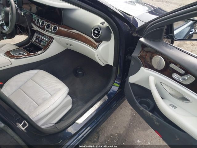 Mercedes-Benz E-Class Image 6