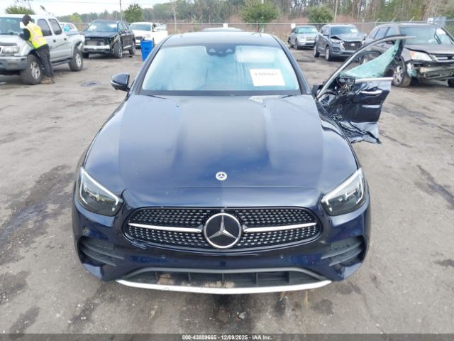 Mercedes-Benz E-Class Image 16