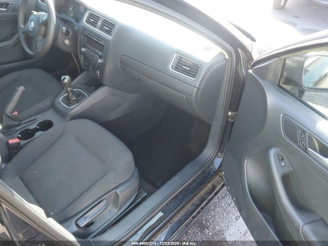 Volkswagen Jetta 2.0l S Image 14