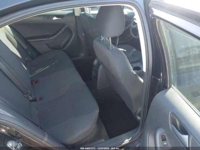 Volkswagen Jetta 2.0l S Image 4